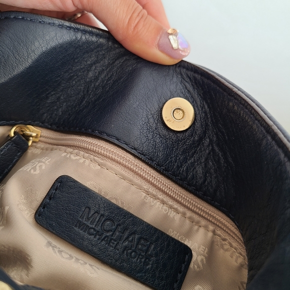 Michael Kors Navy Crossbody Shoulder Bag - Picture 8 of 9